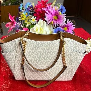 Michael kors travel shoulder bag